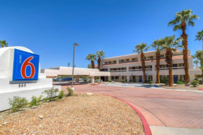 Отель Motel 6 Palm Springs Downtown  Палм-Спрингс
